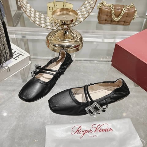 High-End Replica Women's Roger Vivier sandal in genuine leather